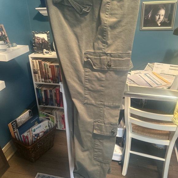 H&M Green Cargo Pants Relaxed Fit - Picture 1 of 8
